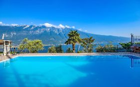 Casa Elka Residence Lake View And Pool By Garda Domus Mea