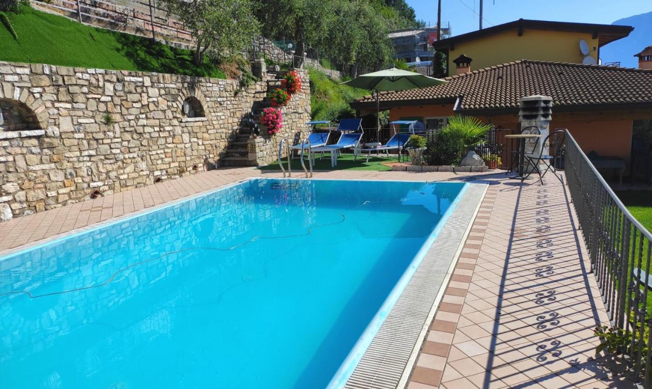 Casa Elka Residence Lake View And Pool By Garda Domus Mea Pieve  Zewnętrze zdjęcie