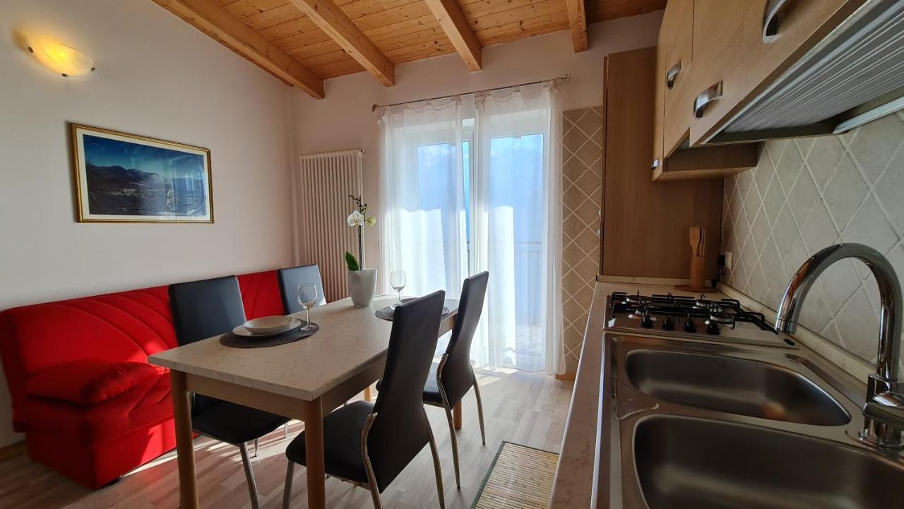 Casa Elka Residence Lake View And Pool By Garda Domus Mea Pieve  Zewnętrze zdjęcie