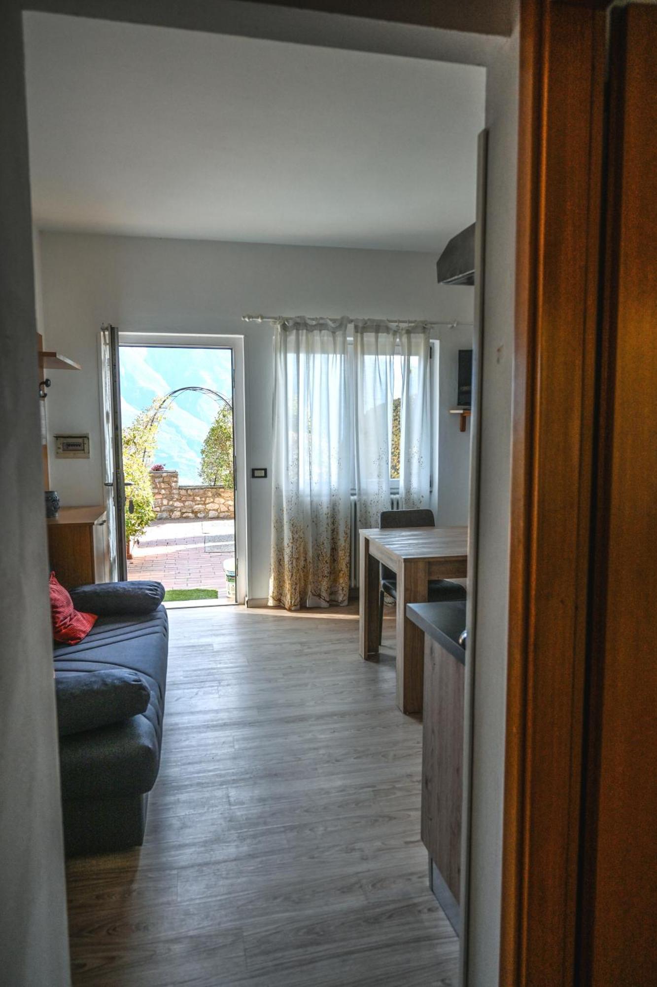 Casa Elka Residence Lake View And Pool By Garda Domus Mea Pieve  Zewnętrze zdjęcie