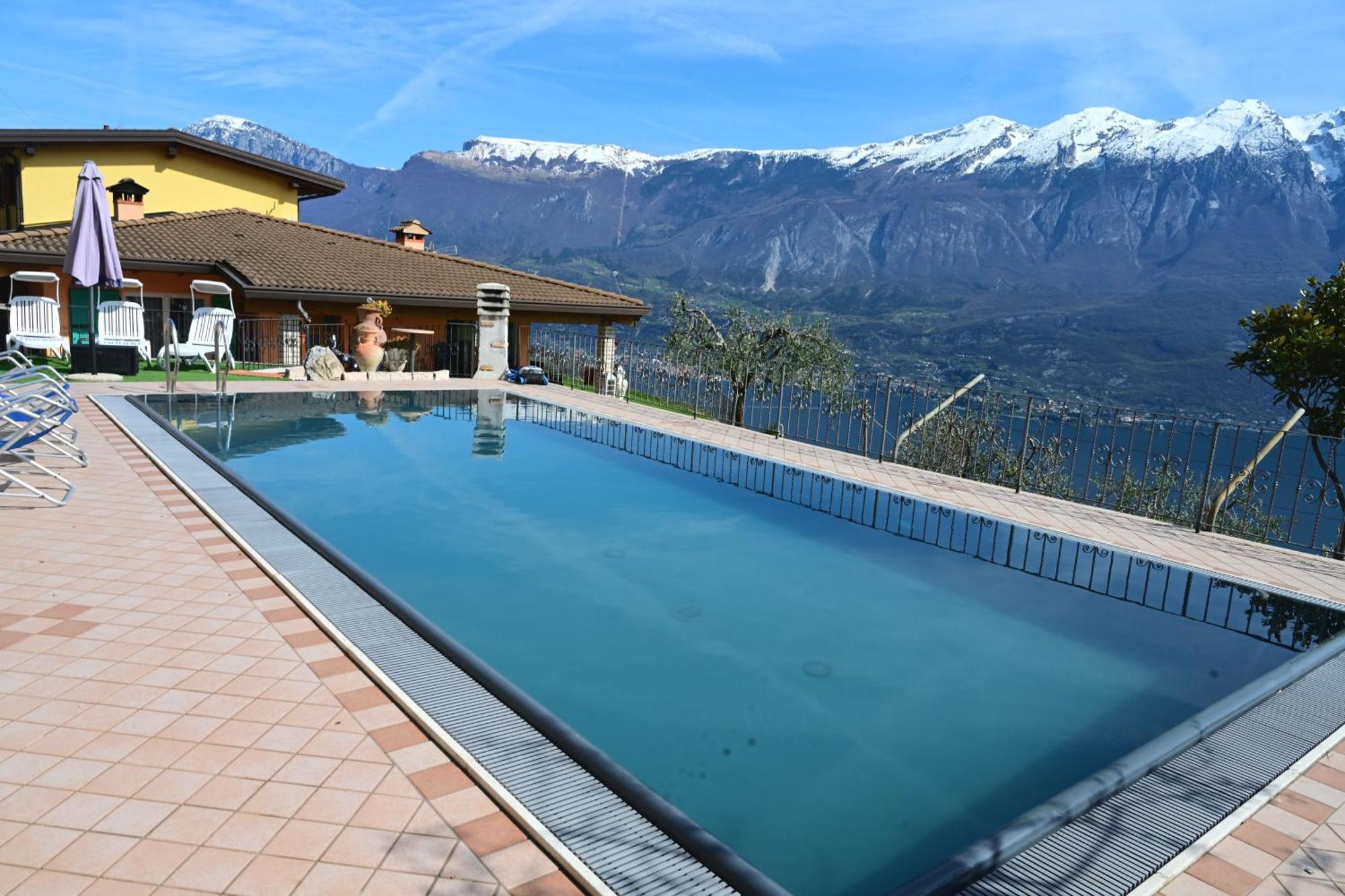 Casa Elka Residence Lake View And Pool By Garda Domus Mea Pieve  Zewnętrze zdjęcie